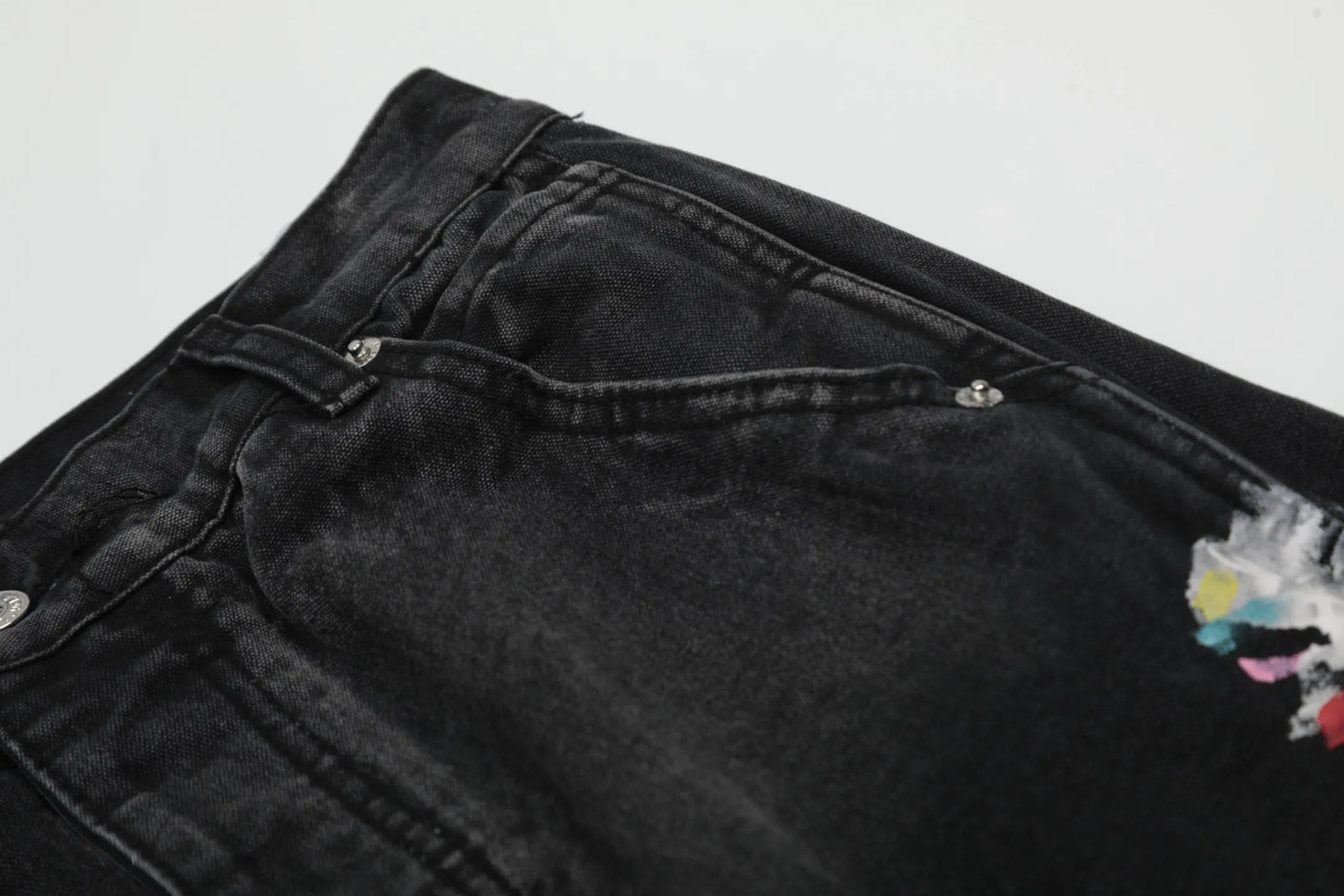 #8168 P250💰 GALLERY DEPT American retro splash-ink splicing micro-horn logging overalls raw edge jeans - Original purchase and pattern making to truly restore the ultimate texture of Vintage - Original hardware accessories, washed and other elevators, QR code analysis are all purchased from the original factory, high degree of restoration, welcome to compare with a certain product ~ - Three-dimensional version Loose and comfortable, not picky about the figure, taller and slimmer, factory Seiko, original factory quality control, same style for men and women, can be matched with couples Versatile recommendation: must-have jeans for all seasons Size: S-XXL (28-36)